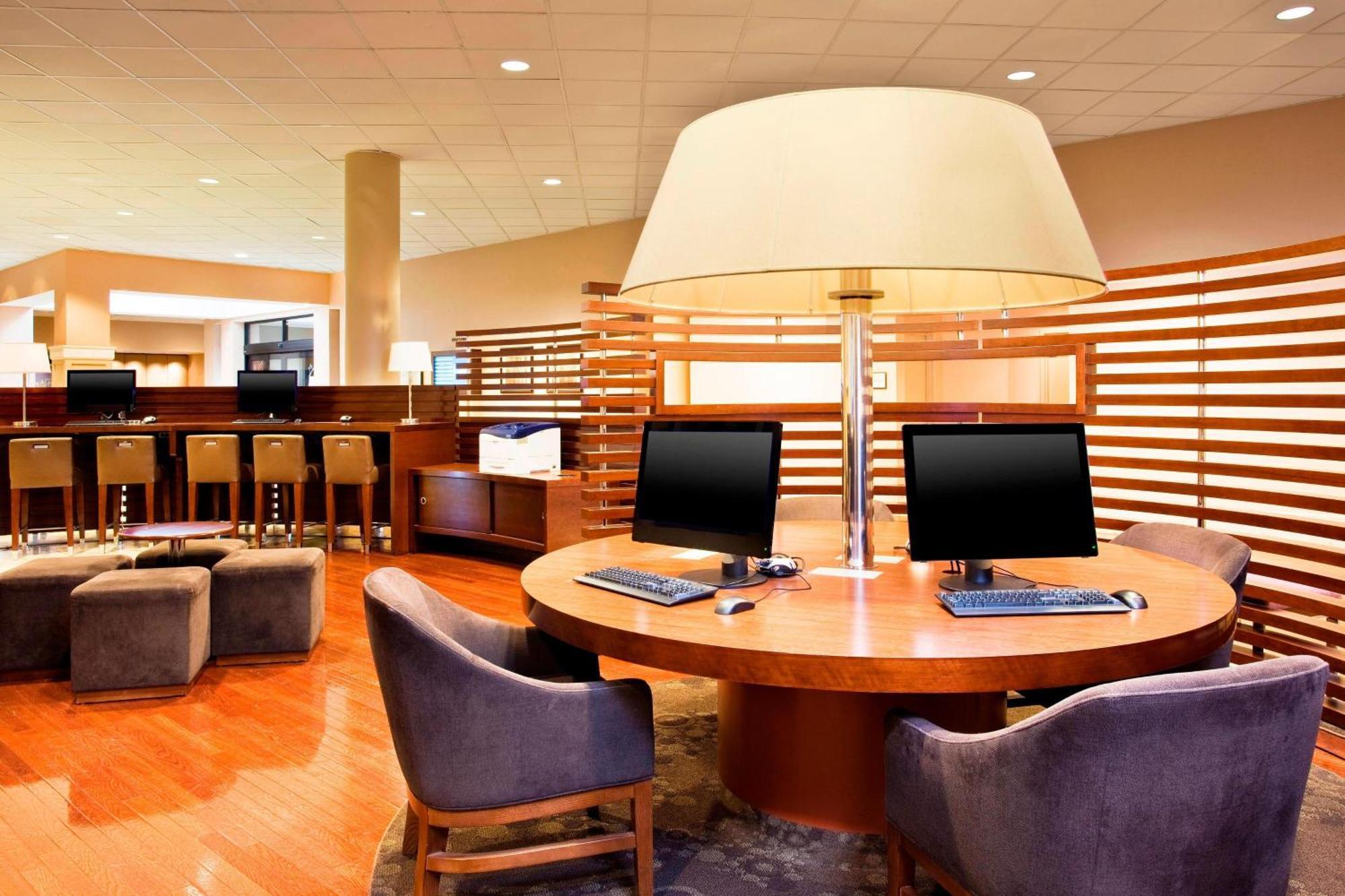 Sheraton Parsippany Hotel Bagian luar foto